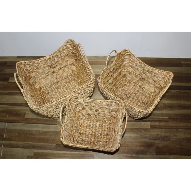 โดยธรรมชาติ