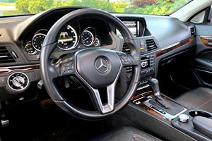 Mercedes-Benz E550 Cabriolet 2013 d'occasion, V8 biturbo, peu modifiée, provenant d'un climat chaud - Product Image 3