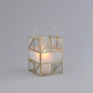Linterna de hierro creativa con hermoso acabado dorado, elegante adorno de luz de cena romántica para la decoración de la habitación de Navidad y Diwali - Product Image 1