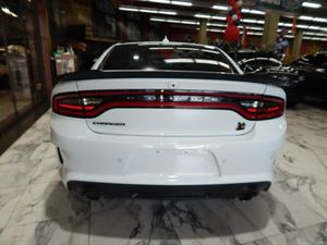 2022 D-o-d-g-e C-h-a-r-g-e-r Scat Pack Widebody RWD bajo kilometraje y precio asequible en stock listo para enviar - Product Image 3