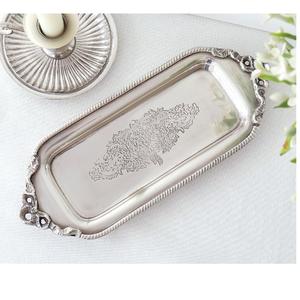 Plateaux de service décoratifs faits à la main en laiton et aluminium, finition hôtelière, pour la maison et la décoration de table - Product Image 1