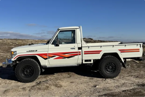 LISTO PARA CONDUCIR - USADO, VOLANTE A LA IZQUIERDA |   CONDUCCIÓN DERECHA |   24,000 KILÓMETROS, TOYOTA LAND CRUISER FZJ75 PICKUP de 1997 - Product Image 2