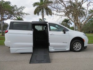 Listo para Enviar: Chrysler Pacifica Select 2025, Minivan de 4 Puertas, 280 Millas, Blanca, Minivan de Pasajeros, 3 Años de Garantía, Título Limpio - Product Image 5