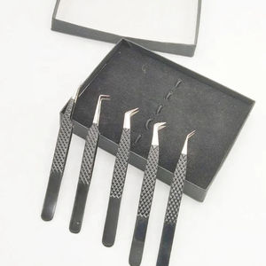 Juego de Pinzas para Extensión de Pestañas Inclinadas de Diseño Personalizado, Acero Sostenible con Recubrimiento de Polvo Negro, Accesorios para Pestañas, Pinza de Agarre - Product Image 3
