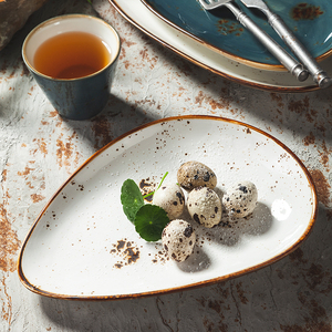 Nouvelles assiettes en céramique <span class=keywords><strong>de</strong></span> forme irrégulière, résistantes à la chaleur, en <span class=keywords><strong>porcelaine</strong></span> marron marbrée nordique, pour salade, sashimi, vaisselle thaïlandaise - Product Image 1