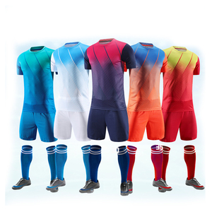 Combinaison de football respirante à séchage rapide de haute qualité pour adultes uniformes de football à manches courtes de couleur unie - Product Image 4