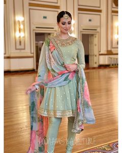 Présentation de la nouvelle collection anarkali kurti avec une belle couleur tissu georgette lourd belles impressions numériques nouvelle collection kurti - Product Image 2