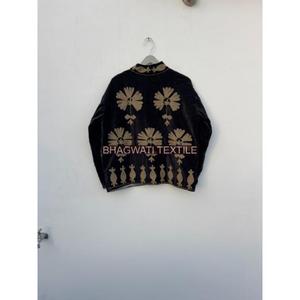 Chaqueta de bombardero de algodón y terciopelo Suzani hecha a mano para mujer, abrigo Suzani bordado de tela de terciopelo corto con cuello vuelto - Product Image 5