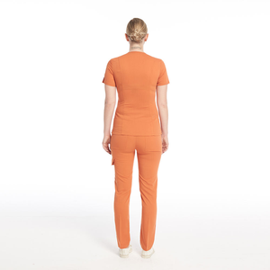 La conception soignée frotte des ensembles d'uniformes avec la coupe légère de douille courte et la finition propre de collier de support - Product Image 4