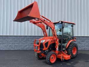 Mini Tractor KUBOTA de 25HP 4WD con Cabina, Techo, Aire Acondicionado, Cargador, Transmisión por Engranajes, Modelo Original KUBOTA LX2610 para Uso Agrícola y de Jardinería - Product Image 5