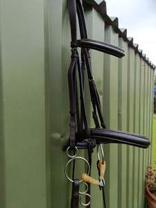 กระดูกคอลเลจิเอตหนังสีน้ําตาลขนาดเต็มพร้อมปากมีความสุขและสายยาง - Product Image 2