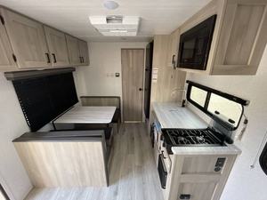 Venta al por mayor de modelos económicos para 2025: Silver Lake L-e 1600R-B-L-E (Oriente a Oeste) - Product Image 6