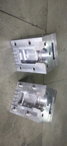 Moules de soufflage en PEHD haute durabilité pour les opérations de fabrication à grande échelle disponibles au prix direct d'usine - Product Image 3