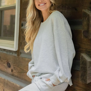 Sweat-shirt oversize pour femme, fabriqué en tissu d'hiver doux, offrant une coupe décontractée, un confort douillet, un style décontracté de rue, confortable à l'avant - Product Image 3