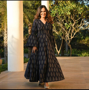 ชุดเดรสผ้าฝ้ายพิมพ์ลายด้วยมือ สีน้ำเงินกรมท่า สไตล์โบฮีเมียน แขนกระดิ่ง ใส่สบายๆ ในชีวิตประจำวัน สำหรับผู้หญิง ราคาสุดคุ้ม - Product Image 2