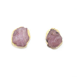 Boucles d'oreilles à tige rubis brut pierre de naissance juillet bijoux galvanisés en or pour femmes - Product Image 1