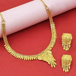 Venta al por mayor 14K 18K 24K chapado en oro formando collares, joyería de moda, conjunto de joyería tradicional, collares cortos rellenos de oro de latón - Product Image 1