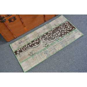 Turkish Vintage Small Rug 1.6x3.1 ft, <b>Brown</b> Floral Rug <b>Wool</b> - Product Image 1