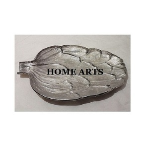 Plateau de service en forme de feuille d'ananas au design unique Plateau à dessert en aluminium de couleur argent fait à la main à bon prix - Product Image 3