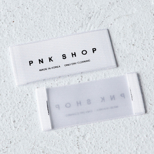 Personnaliser les étiquettes tissées privées à haute densité 100% coton vêtements prêts à l'emploi étiquette tissée étiquettes autocollants de transfert de chaleur - Product Image 4
