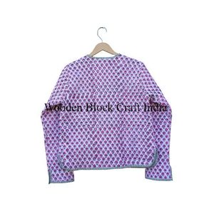Chaqueta Acolchada Kantha de Algodón Hecha a Mano con Estilo para Mujer, Ropa Femenina Reversible con Estampado Floral de Patchwork Indio - Product Image 6