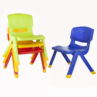 Chaise en plastique empilable de 18 pouces de haute qualité pour la maison préscolaire moderne pour la salle de classe extérieure/cuisine utilisation en gros enfants