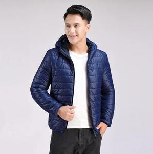 Chaqueta de Plumón de Invierno Personalizada al por Mayor, Chaqueta con Capucha Ligera y Cálida con Cremallera para Hombre - Product Image 5