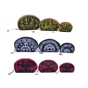 High Quality Wholesale Best Price Eco-Friendly Women Size L Wax Fabric Clam <b>Purse</b> with Thick Hand-Printed Hemp from Vietnam - Product Image 2