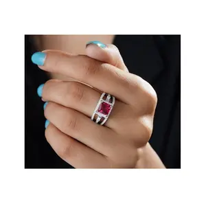 印度新设计1.50ct坐垫切割红宝石订婚戒指硅石订婚戒指坐垫切割钻石戒指