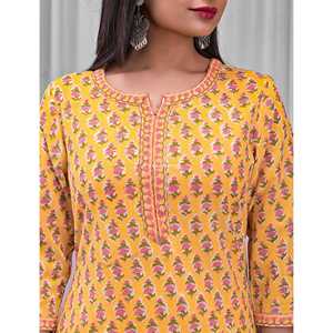 Ensemble de salwar kameez Anarkali en coton imprimé jaune (2 pièces) style ethnique indien pour les occasions spéciales avec tissu en filet - Product Image 2