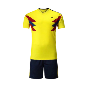 Uniforme de fútbol cómodo de alta calidad para hombres Precio al por mayor MOQ bajo para equipos de clubes y ropa deportiva - Product Image 6