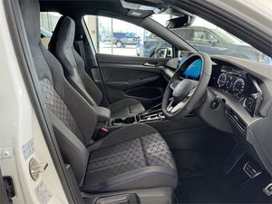 Autos Usados de Alto Rendimiento, <span class=keywords><strong>Volkswagen</strong></span> <span class=keywords><strong>Golf</strong></span> R-Line Hatchback 2025, Listo para Enviar - Product Image 3