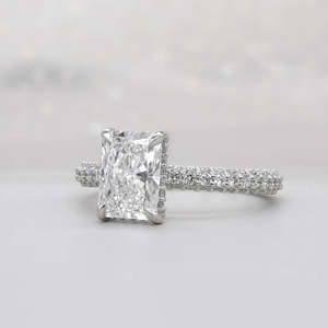 Anillo de Compromiso con Diamante Cultivado en Laboratorio, Certificado IGI, Halo Oculto, Engaste Pavé - Product Image 3