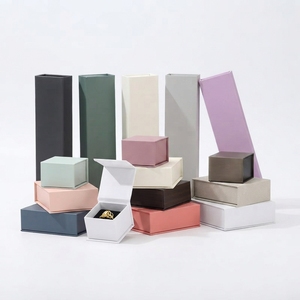 Boîte cadeau pour bijoux, petite, couleurs Morandi personnalisées, avec couvercle magnétique, en papier, pour emballage de bagues et colliers, vente en gros - Product Image 1