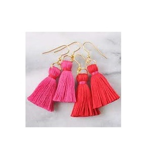 Pendientes de Seda de Color Negro Sólido de Alta Calidad para Mujer, Uso en Bodas, Hechos a Mano, los Mejores Pendientes, Embalaje Personalizado en Oferta - Product Image 5