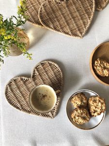 Sous-verres et dessous-de-verre aux motifs variés en rotin écologique - Product Image 2