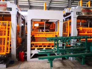 Máquina para Fabricar Bloques de Hormigón Tipo Lego, Molde para Bloques de Hormigón, Modelo de Bloque Hueco Simple QT4, Motor Principal, Bomba, PLC, Rodamiento, Caja de Cambios, Engranaje - Product Image 2