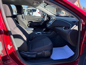 2021 d'occasion Chevrolett Malibu LT - Product Image 4