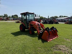 Tracteur Kubota M7060 d'occasion, 85 chevaux, chargeur frontal, conçu pour l'agriculture - Product Image 1