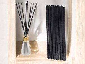 Palos de madera de Fresno pulidos para uso en difusores ideales para juegos de regalo personalizados y marcas de fragancias - Product Image 2