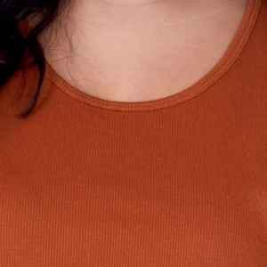 Meilleures ventes Débardeurs courts en tricot pour femmes Motif rayé respirant et durable avec décoration brodée - Product Image 4