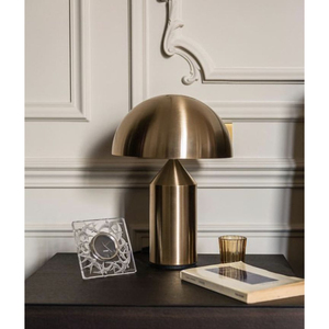 Lámpara de metal con acabado dorado de calidad de diseño clásico europeo lámpara de mesa decorativa para oficina en casa AC vendedor superior para escritorio de mesita de noche - Product Image 3