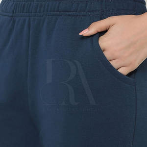 Servicio OEM Chándal de invierno para mujer Logotipo personalizado Tallas grandes Venta caliente Precio al por mayor Chándal de mujer personalizable para la venta - Product Image 3