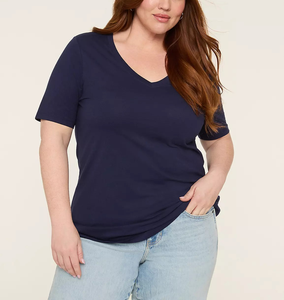 เสื้อยืดผู้หญิงคอวีทรงหลวมไซส์ใหญ่ ผ้าฝ้าย 100% สกรีนโลโก้ได้ สไตล์ลำลองแนวสตรีท น้ำหนัก 180 GSM สำหรับฤดูร้อน ผลิตแบบ OEM - Product Image 4