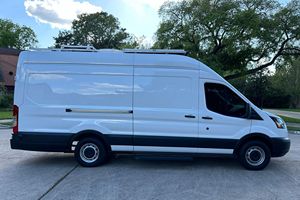 Auto Usado Confiable, Ford Transit 250 del 2019 - Product Image 3