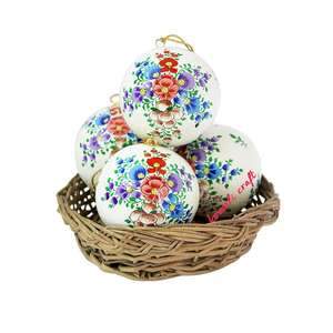 Adorno navideño de madera con corazón negro Floral, decoración de papel pintada a mano para colgar en el árbol, regalo de vacaciones o decoración del hogar - Product Image 5