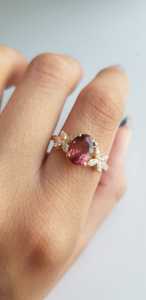 แหวนทองคำแท้ 14K ประดับเพชรและทัวร์มาลีนสีชมพูธรรมชาติ ดีไซน์ดอกไม้ 2026 สำหรับงานแต่งงาน งานหมั้น หรืองานเลี้ยง  แบบยูนิเซ็กซ์ - Product Image 3