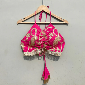 Blusa Rosa con Bordado, Cuello Halter, Top Corto de Punto con Aberturas y Borlas - Product Image 1