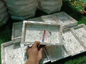 Bandejas festivas de madera para postres y regalos con incrustaciones de perlas, vajilla personalizable para Ramadán Kareem y Eid Mubarak - Product Image 3