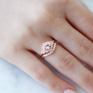 Anillo de Boda de Diseño de Lujo Vintage con Diamantes Naturales Curvos, Elegante y Moderno, con Engaste de Puntas en Oro Rosa, Certificado IGI, Alta Joyería - Product Image 2